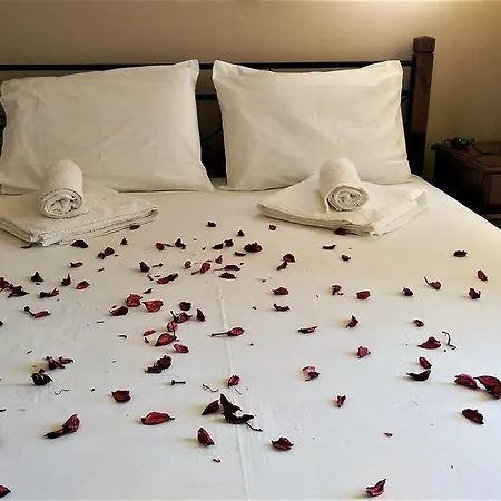 Maria's Rose Garden * Lefkada City