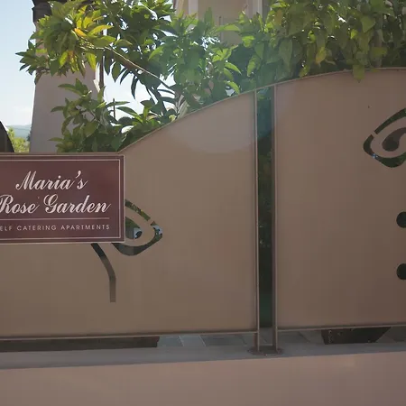 Maria's Rose Garden Apartment *