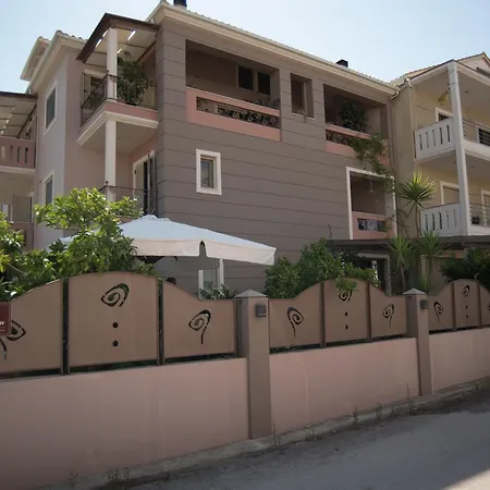 Maria's Rose Garden Apartament Lefkáda