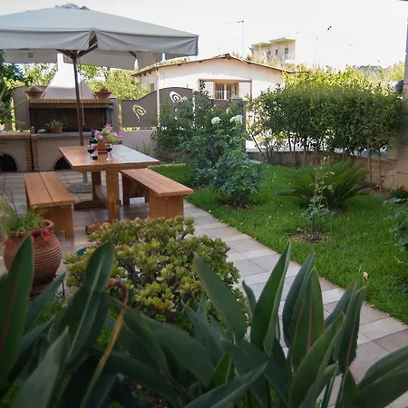 Apartment Maria's Rose Garden *